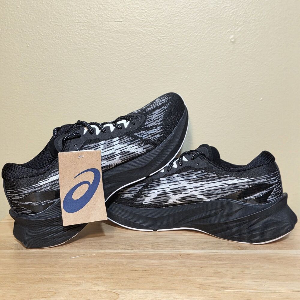 ASICS Novablast 3 Running Shoes Black White 1011B458-002 Men's Size 8.5 Women 10 - Picture 4 of 8